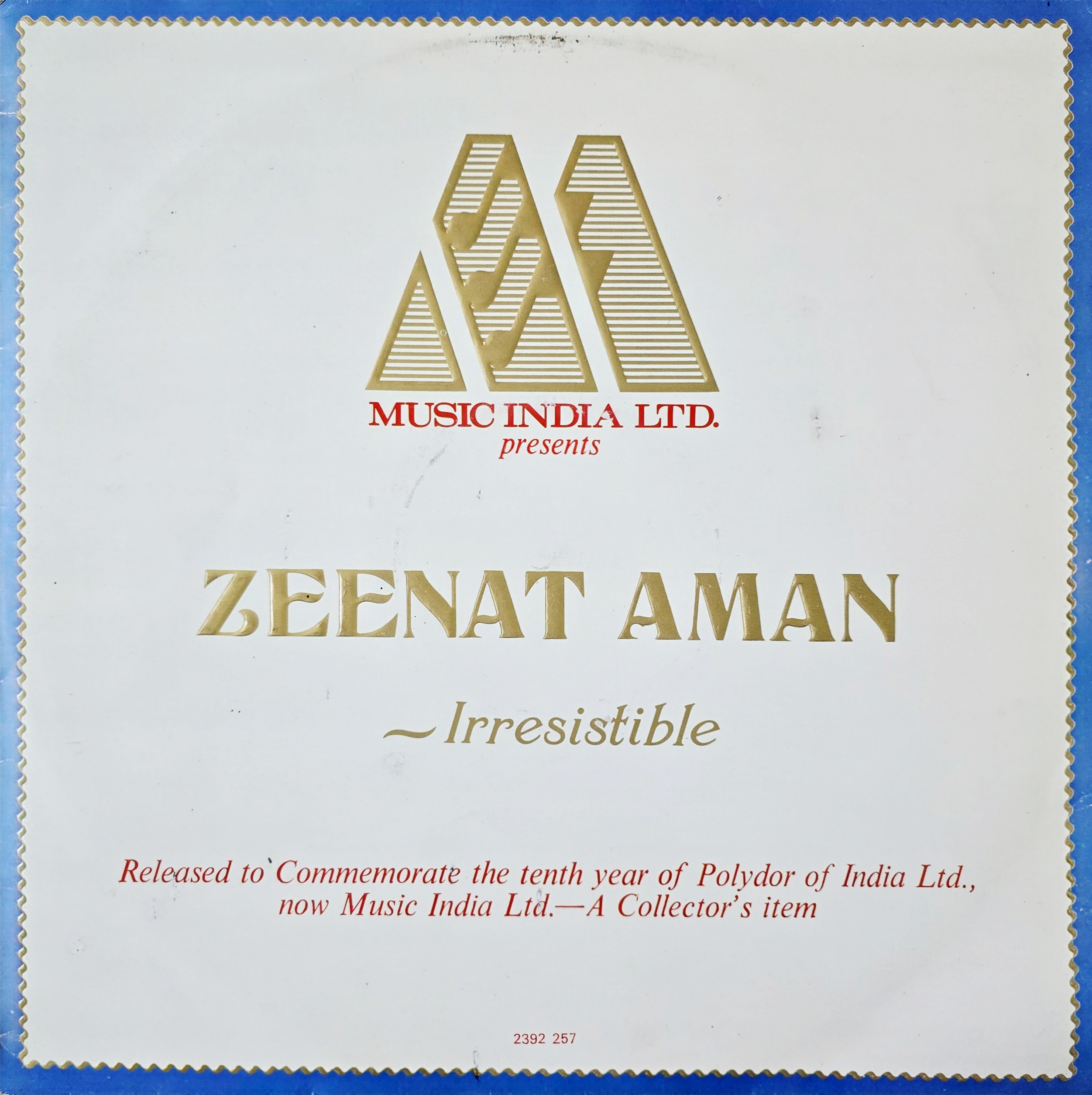 IRRESISTIBLE : ZEENAT AMAN - LP RECORD (POLYDOR / MINT) 2392 257 - thumbnail 1